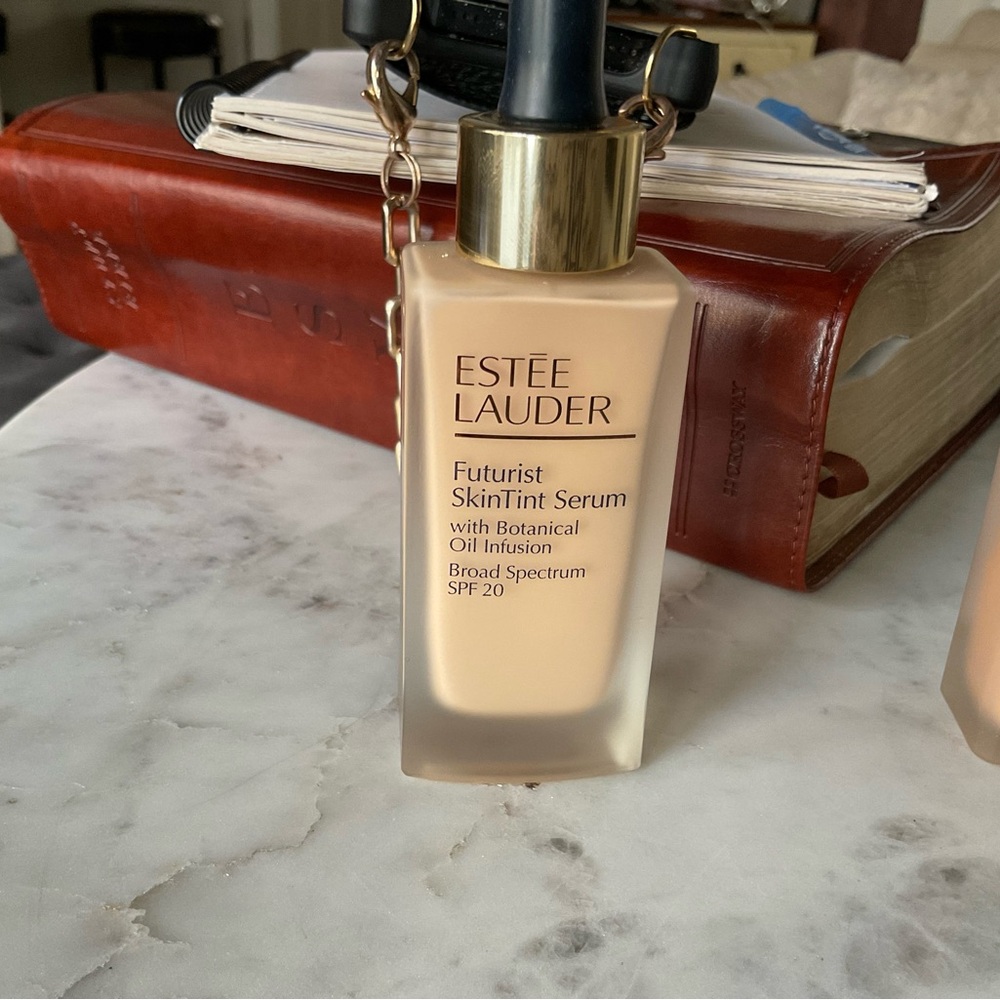 Estée Lauder Futurist SkinTint Serum - Beige